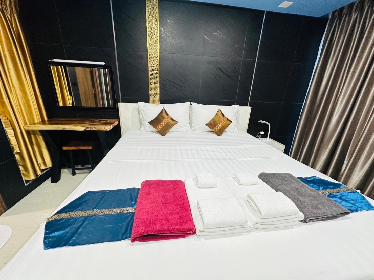 Luxury Business Suits In Grand Avenue By Pattaya City Estates Ngoại thất bức ảnh